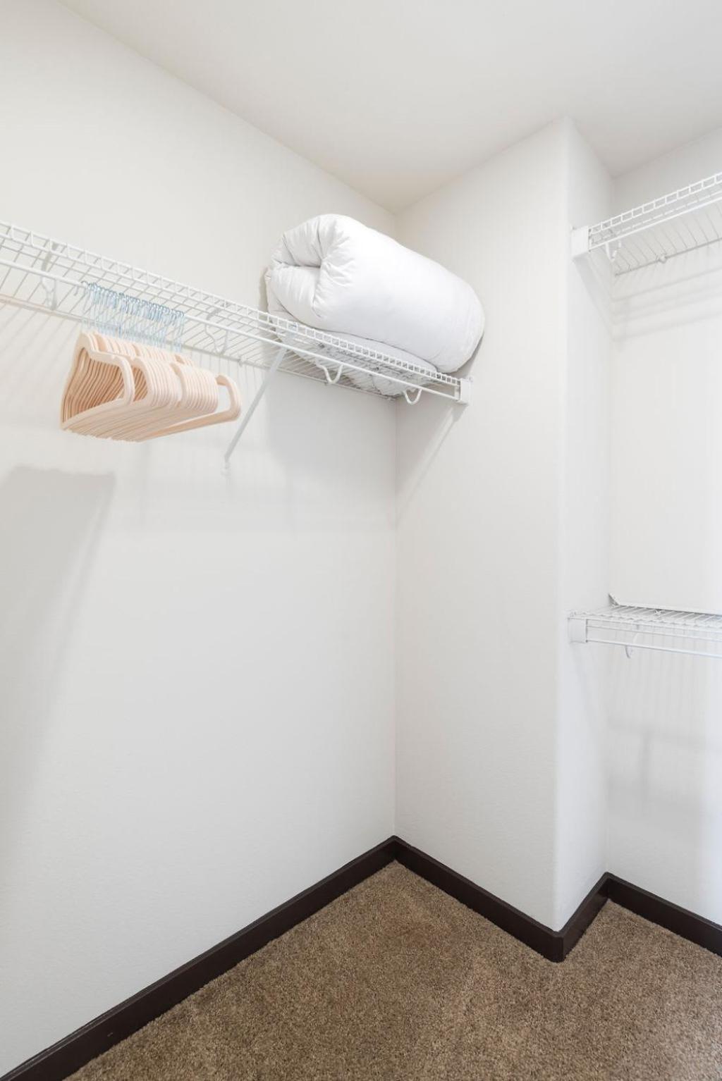 New 2bed Upscale Apartamento *